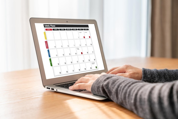 Calendario en aplicación de software informático para la planificación de horarios de moda