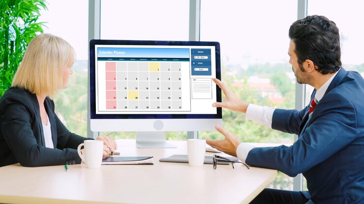 Foto calendario en la aplicación de software para la planificación de horarios de moda