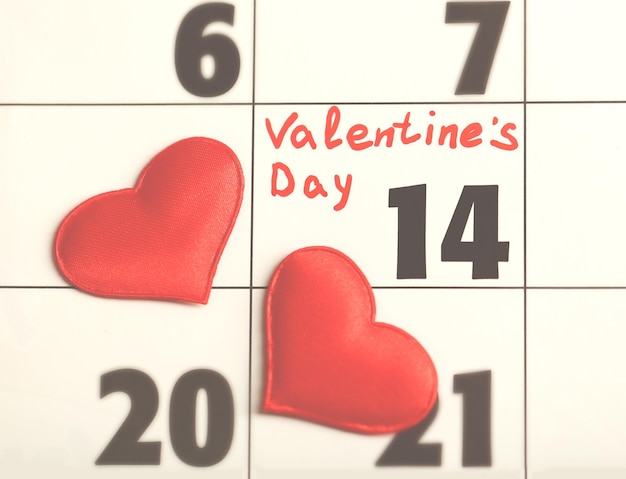 Calendario con fecha del primer plano del día de San Valentín del 14 de febrero