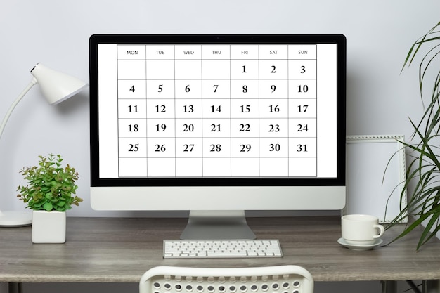 Calendário na tela do computador.