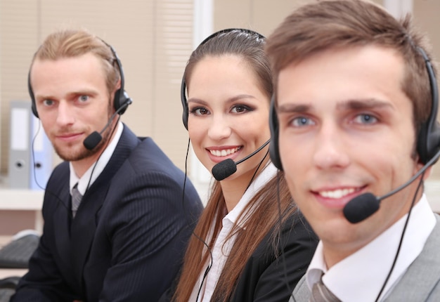 Call Center-Betreiber bei der Arbeit