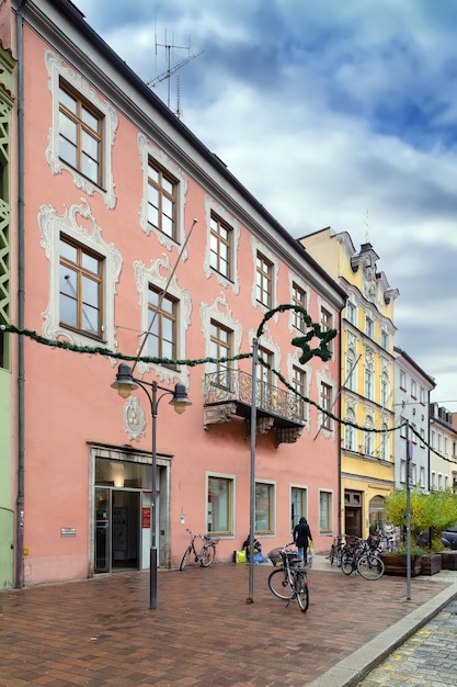 Foto calle en el centro histórico de freising, alemania
