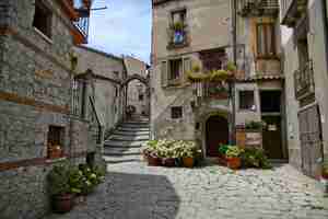 Foto una calle en el centro histórico de san giovanni in fiore, una ciudad medieval en la provincia de cosenza