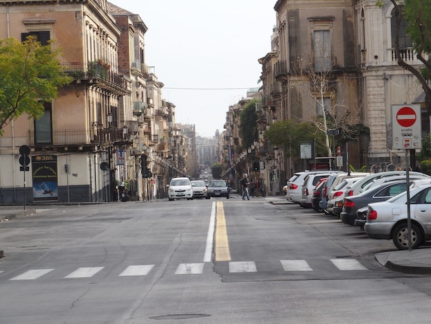 Calle de la ciudad de Catania Sicilia Italia