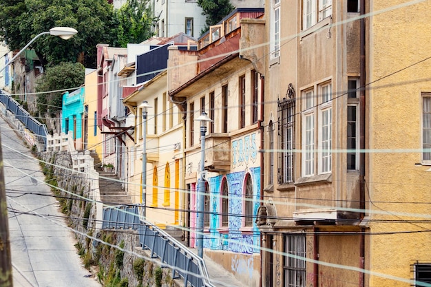 Una calle en la ciudad de Valparaíso Chile