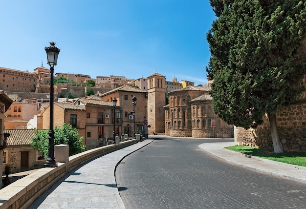 Calle de la ciudad vieja de Toledo