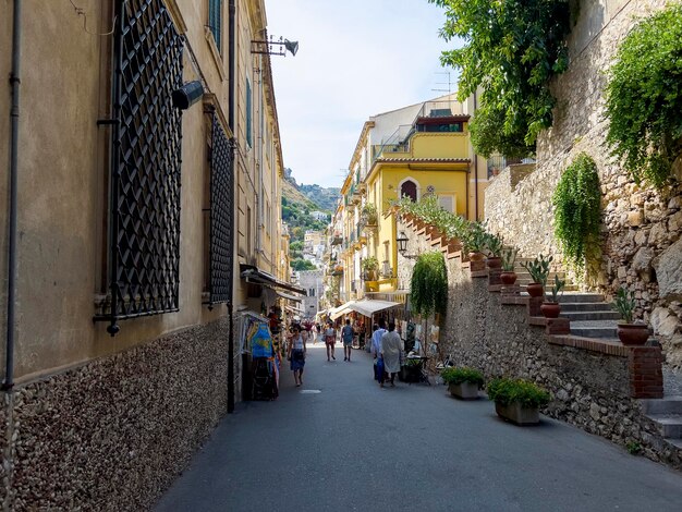 Calle comercial turística en Tahormina