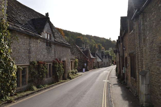 Calle en medio de edificios en Castle Combe
