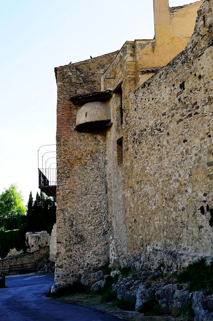 Calle del pueblo medieval de pedraza en segovia