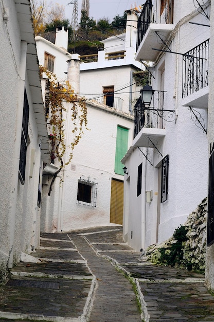 Calle del pueblo de pampaneira en la alpujarra granadina sierra nevada