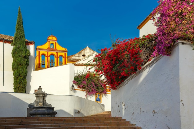 La calle soleada en Córdoba España