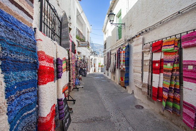 Calle típica de la Alpujarra granadina