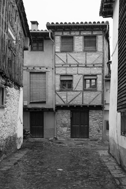 Foto calle típica de la antigua judería de hervás. extremadura.