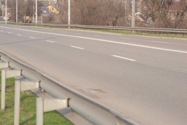 Calle vacía ciudades de ucrania ciudades coronavirus distancia cuarentena