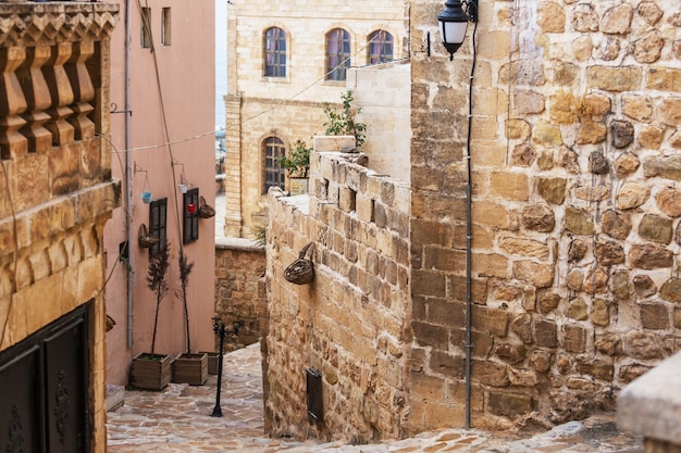 Calle vieja en la histórica ciudad de Mardin, Turquía