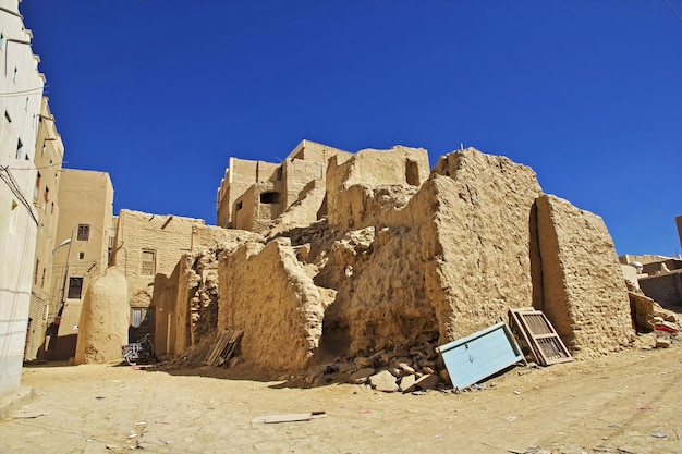 La calle vinatge en Tarim Yemen