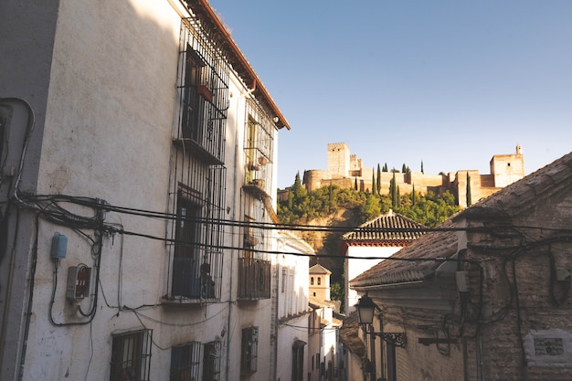 Calles del barrio del Albaicín en Granada en España