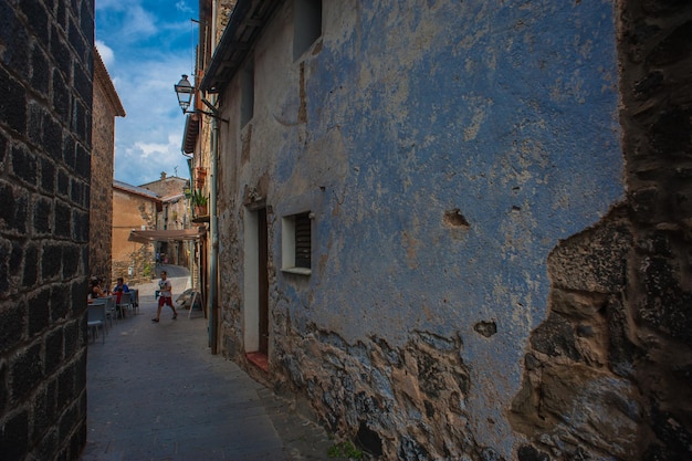 Calles de Castellfollit de la Roca, España.