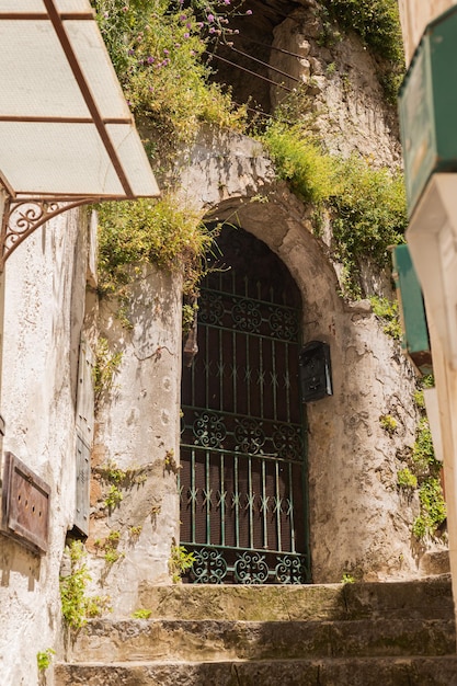 Calles estrechas viejas en Amalfi