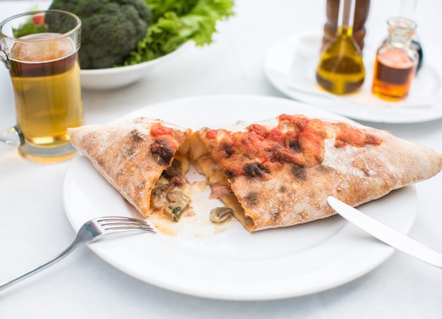 Calzone-Restaurant mit italienischem Brot