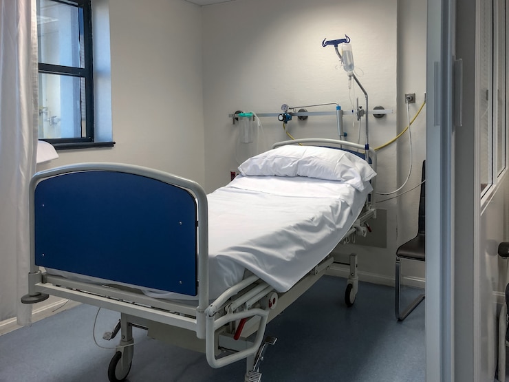 Foto cama de hospital vazia