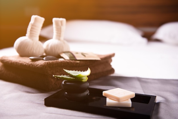 Cama de massagem SPA no hotel de luxo close-up