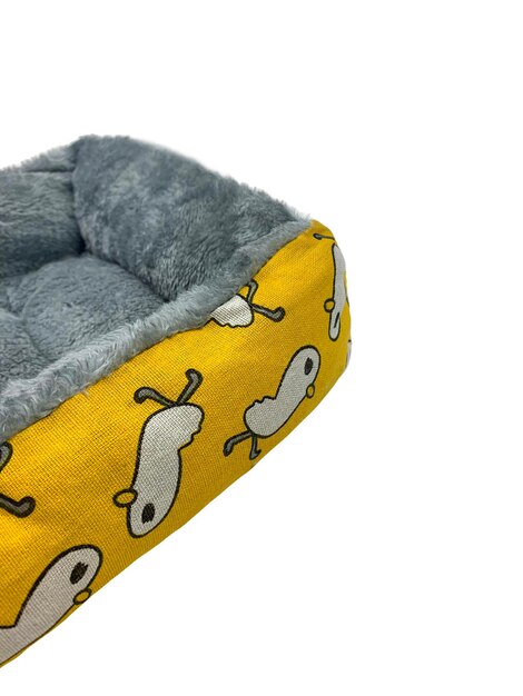 Cama gris y amarilla para perros y gatos pequeños