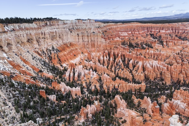 Camadas de laranja Rocks Hoodoo em Bryce Canyon, EUA