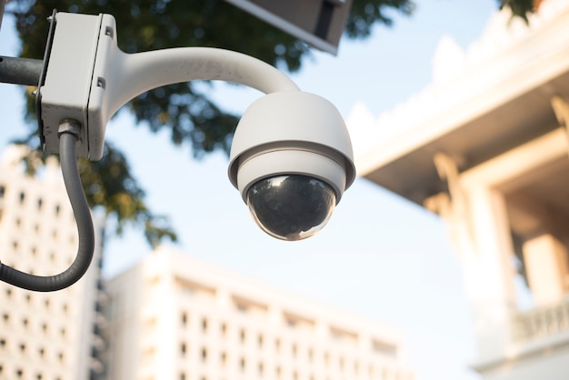 Cámara CCTV o tecnología de vigilancia en la ciudad