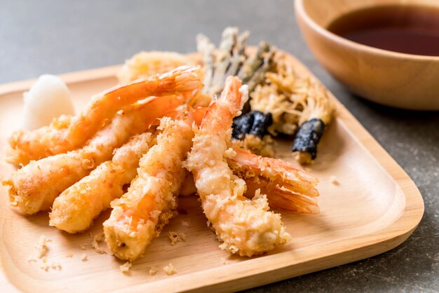 Camarão e legumes Tempura