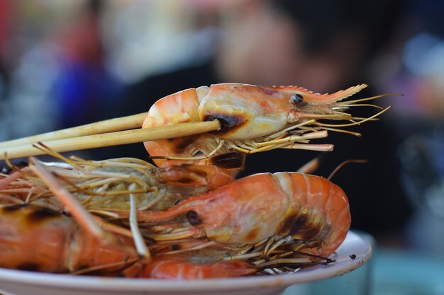 Camarões são frutos do mar camarões amarelos grelhados