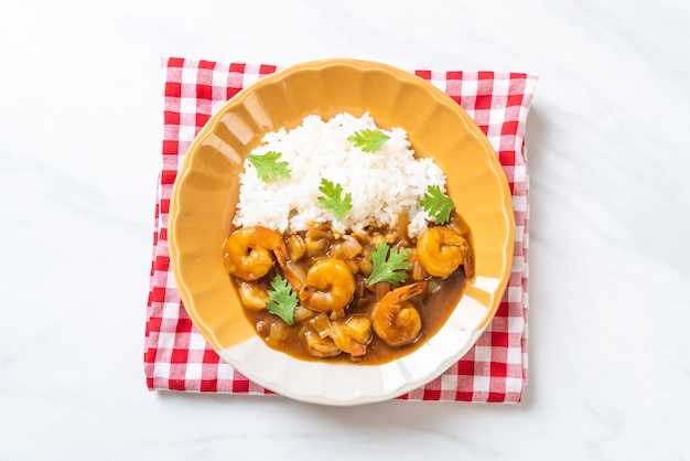 Camarones al curry con arroz