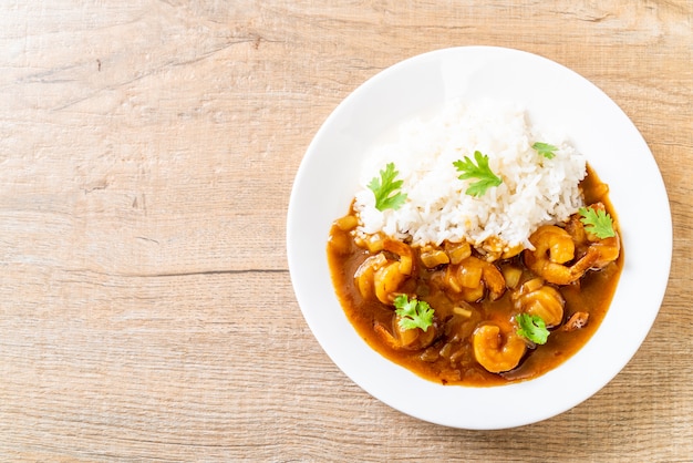 Camarones al curry con arroz