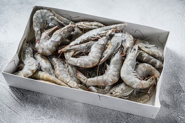 Camarones en caja de cartón