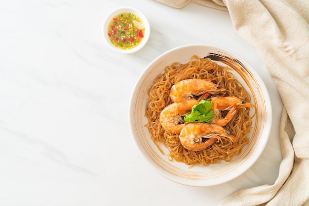 Camarones a la cazuela o al horno con fideos de cristal