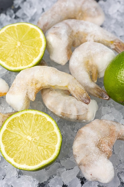 camarones congelados en la pescadería