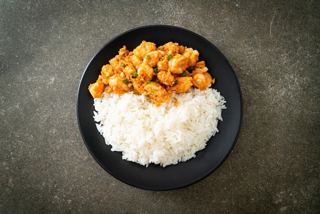 camarones salteados con ajo y pasta de camarones con arroz