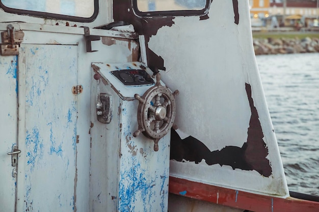 Camarote del capitán en un viejo barco de pesca