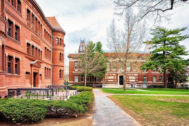 Cambridge, EE.UU. - 29 de abril de 2015: Sever Hall de Harvard Yard de la Universidad de Harvard en Cambridge, MA, Estados Unidos