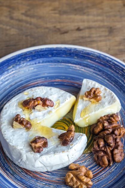 Camembert con nueces