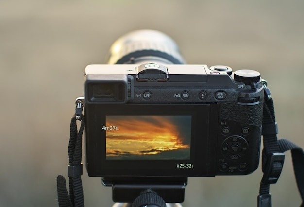 Câmera filmando ao pôr do sol