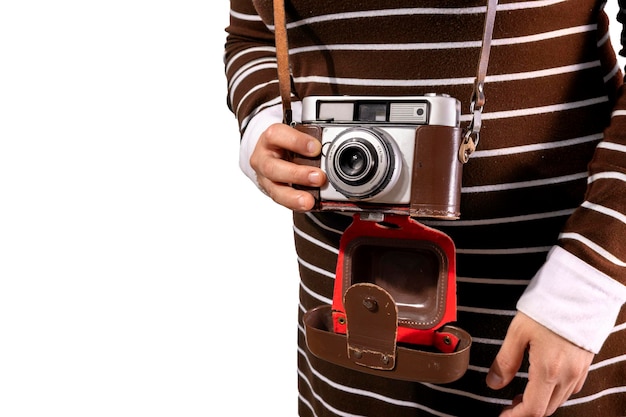 Câmera retrô usada pela jovem