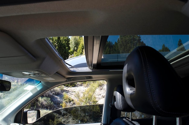 camião com telhado solar veículo com telhado elétrico interior de automóvel