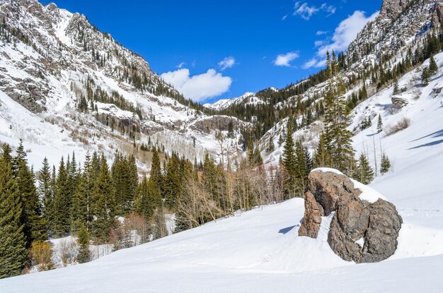 Foto caminata al lago booth en invierno cerca de vail, colorado, estados unidos