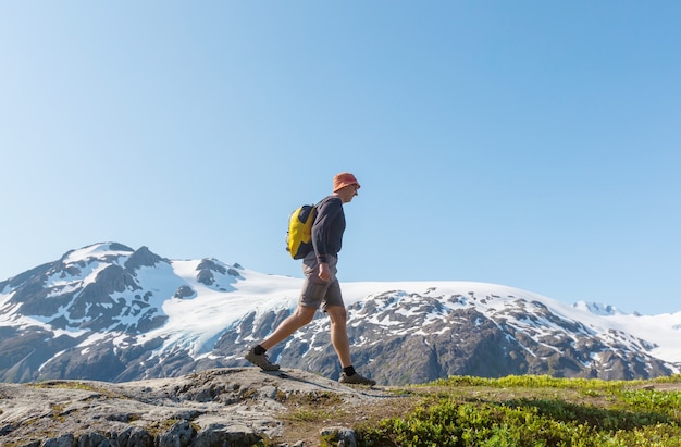 Caminata en Alaska en verano