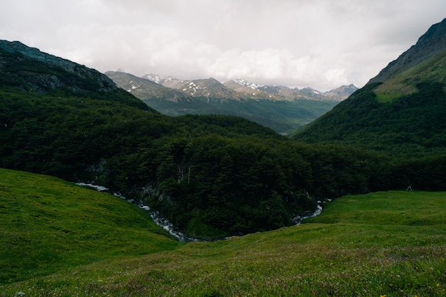 Caminata hacia el Cerro Guanaco en Tierra del Fuego en la Patagonia