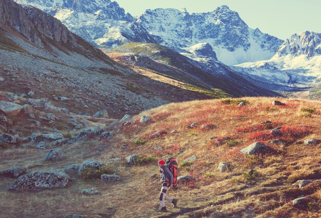 Caminata en las montañas Kackar en el este de Turquía, temporada de otoño.