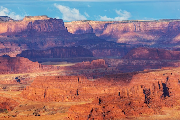 Caminata en el Parque Nacional Canyonlands, Utah, EE. UU.