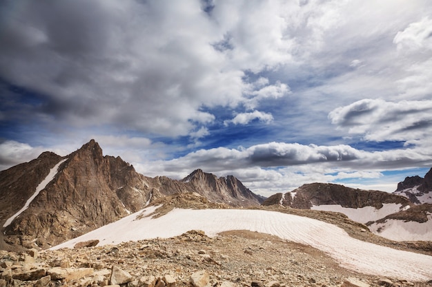 Foto caminata en wind river range en wyoming, estados unidos. otoño.