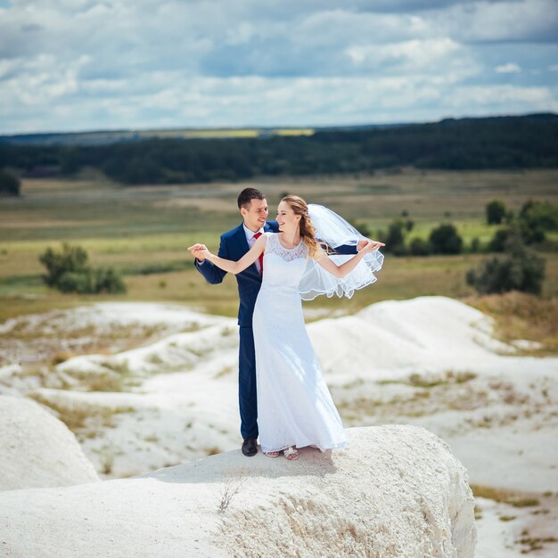 Caminhada de casamento na natureza